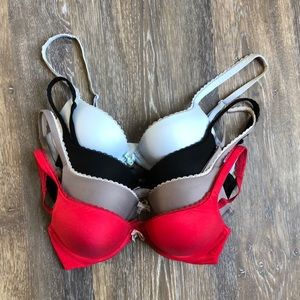 (4) body by Victoria push-up bras size 32C